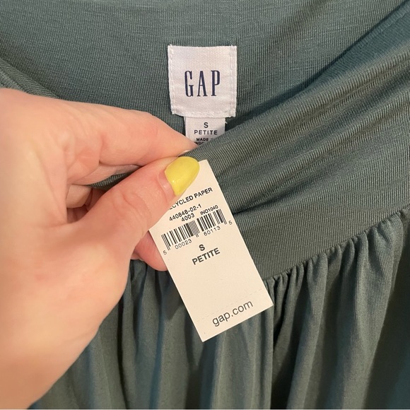 2- Gap Skirts - Picture 9 of 11